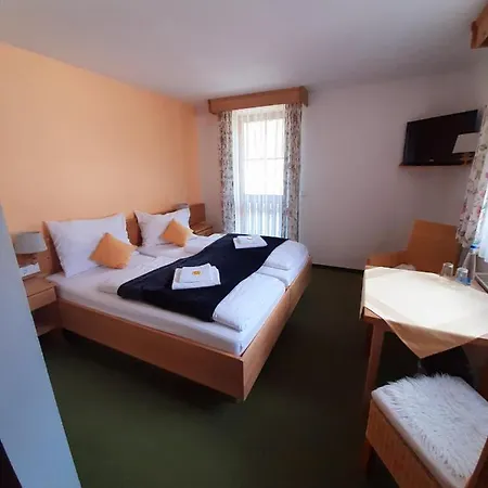 Hotel Landgasthof Frankenstern Goessweinstein Exterior photo