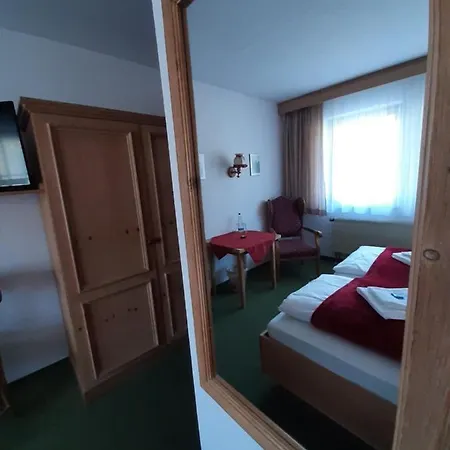 Hotel Landgasthof Frankenstern Goessweinstein Exterior photo