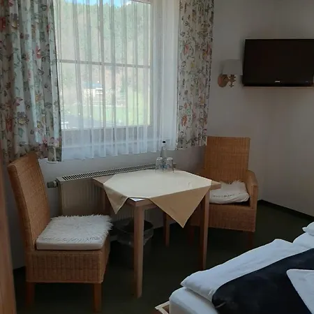 Hotel Landgasthof Frankenstern Goessweinstein Exterior photo