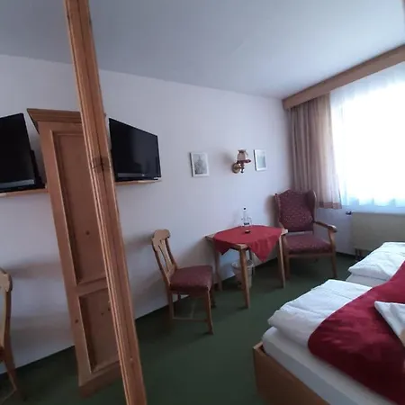 Hotel Landgasthof Frankenstern Goessweinstein Exterior photo